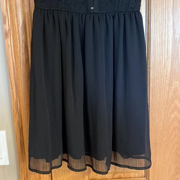 Black dress - Picture 3 of 3